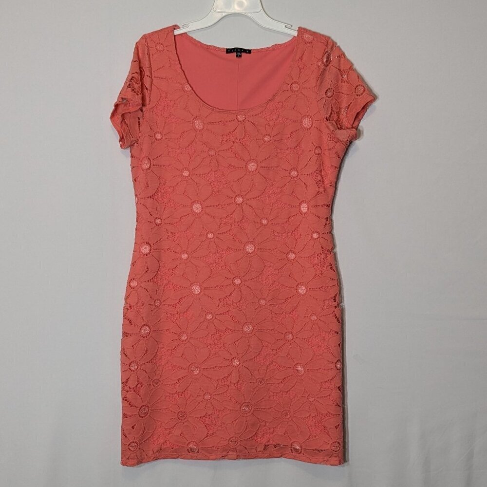 TIANA B, Coral Floral Lace Lined Sheath Dress; Short Sleeves; Knee Length Size L